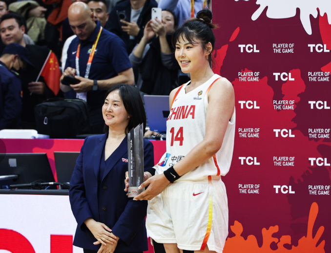 中国女篮vs比利时前瞻：李月汝领衔三塔PK梅斯曼 谨防吞首败