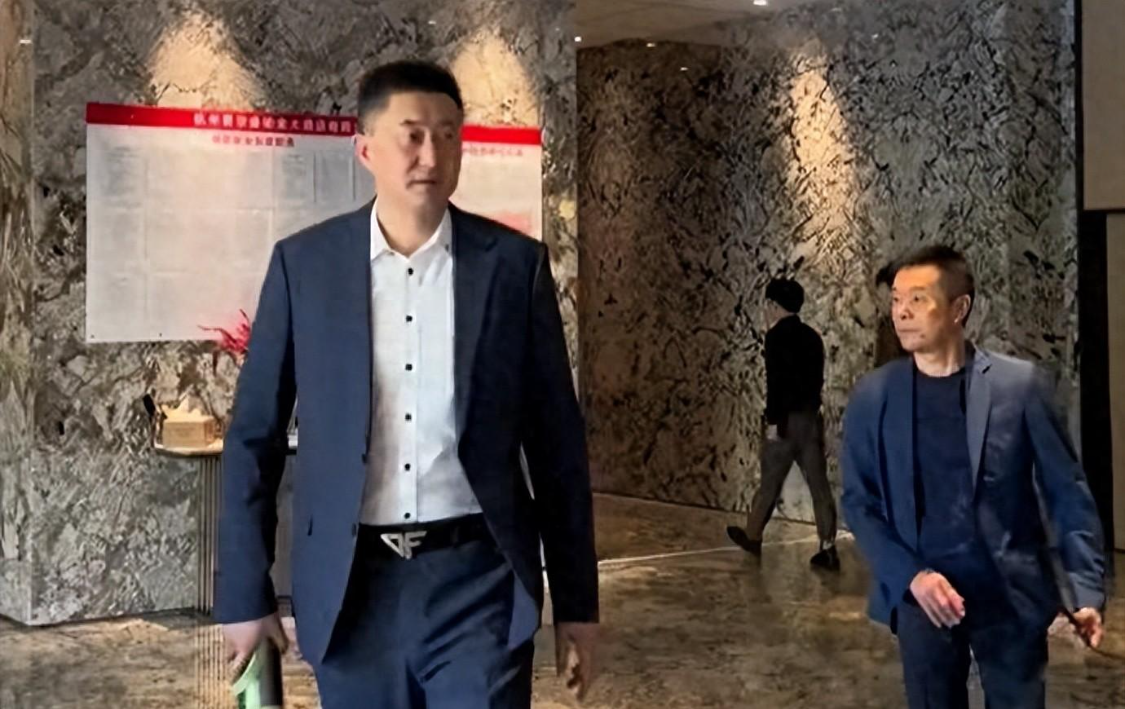 开云官网-广东战前3大消息！杜锋被约谈，萨林杰留队反转太意外